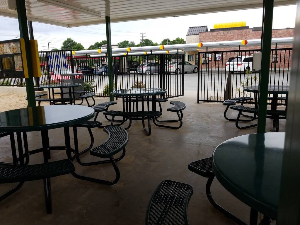 Sonic Drive-In | restaurant | 2935 E Sunshine St, Springfield, MO 65804, USA | 4178818999 OR +1 417-881-8999