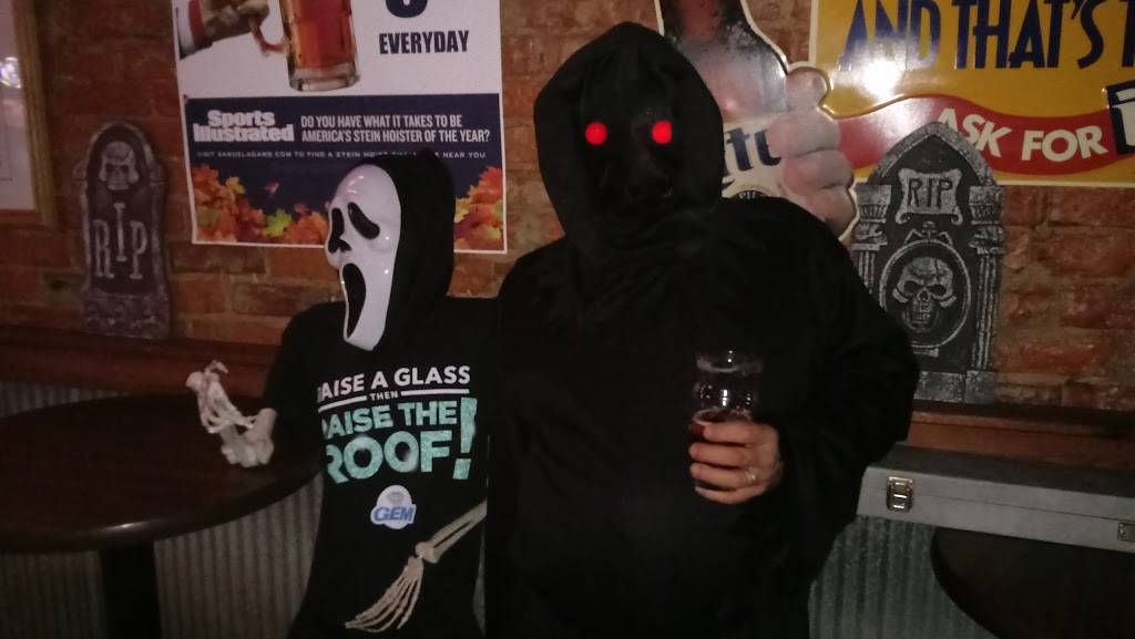 Parkway Club | restaurant | 121 N Park St, Streator, IL 61364, USA | 8156724355 OR +1 815-672-4355