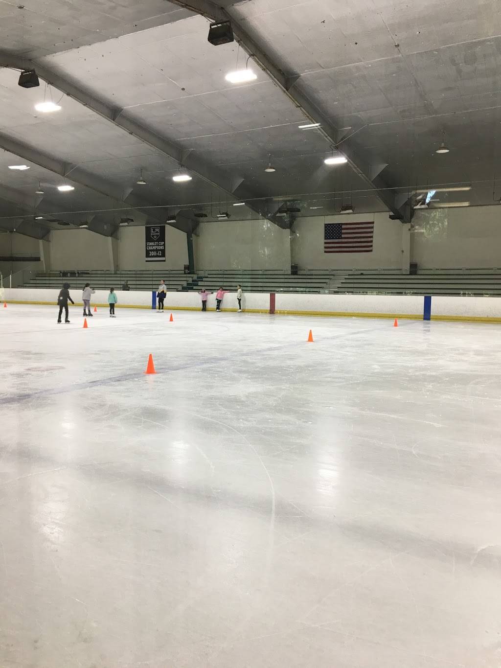 Pickwick Ice | meal takeaway | 1001 W Riverside Dr, Burbank, CA 91506, USA | 8188455300 OR +1 818-845-5300