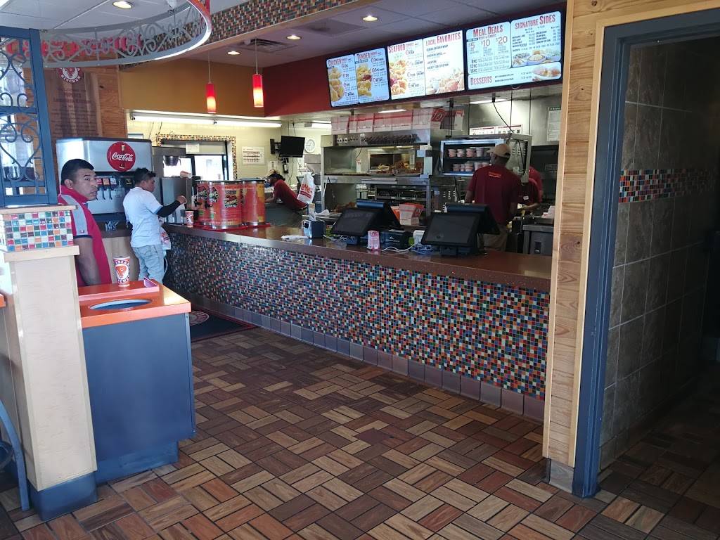 Popeyes Louisiana Kitchen | restaurant | 3820 University Dr NW, Huntsville, AL 35816, USA | 2568371210 OR +1 256-837-1210