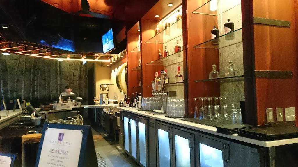 Redstone American Grill | restaurant | 20 3rd Ave, Burlington, MA 01803, USA | 7812290330 OR +1 781-229-0330