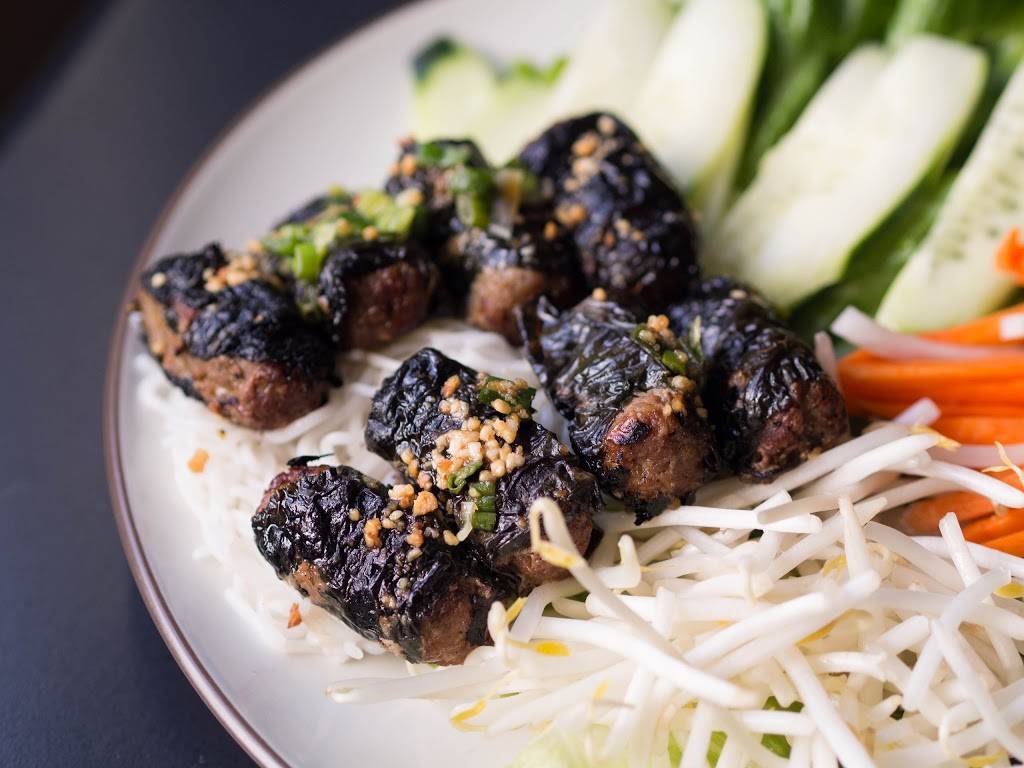 Huong Que HQ Dining | restaurant | 3005 Silver Creek Rd #152, San Jose, CA 95121, USA | 4085320430 OR +1 408-532-0430