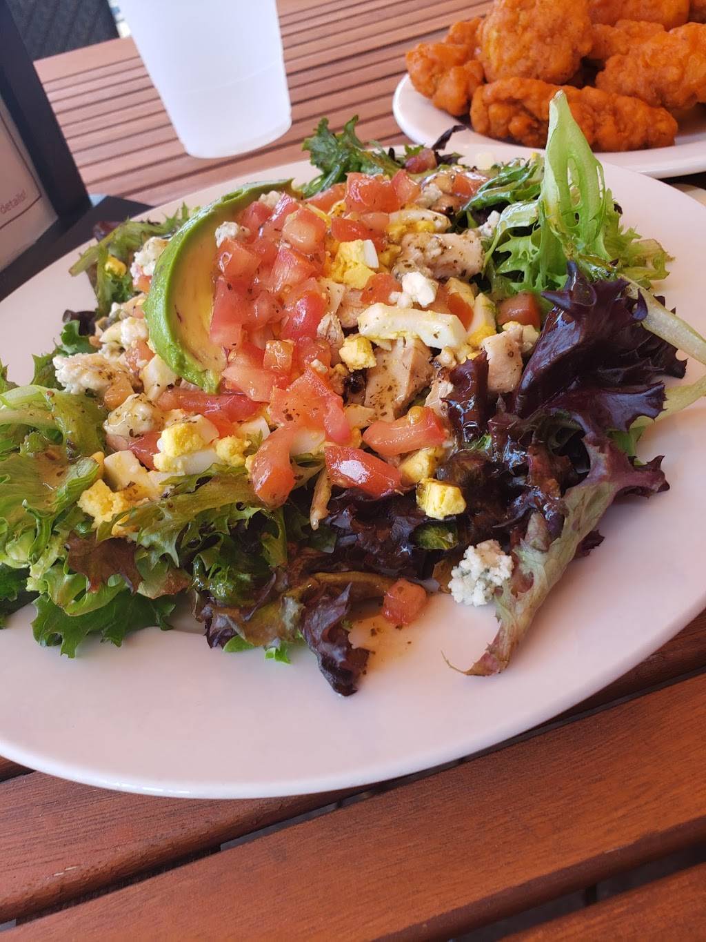 Chandler Hill Winery | restaurant | 596 Defiance Rd, Defiance, MO 63341, USA | 6367982675 OR +1 636-798-2675