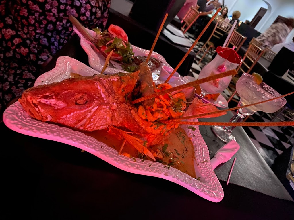 La Casa de La Decada | restaurant | 5779 SW 8th St, Miami, FL 33144, USA | 3054563814 OR +1 305-456-3814