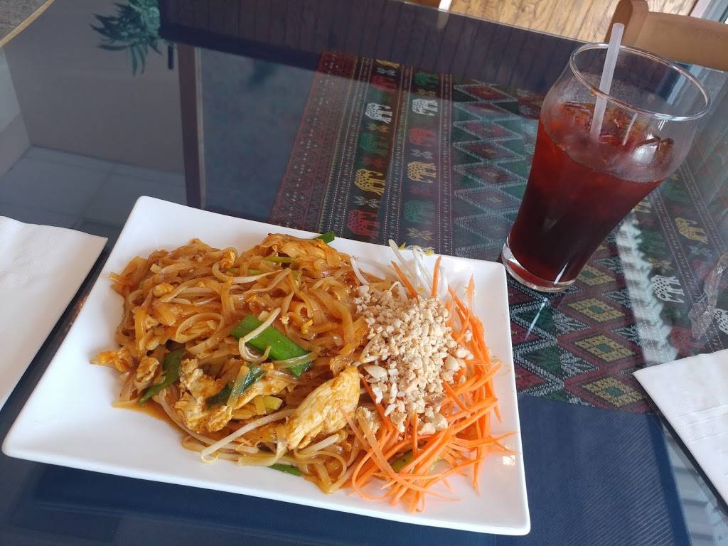 Golden Tusk Thai Cuisine | restaurant | 2210 W Main St, Battle Ground, WA 98604, USA | 3606670888 OR +1 360-667-0888