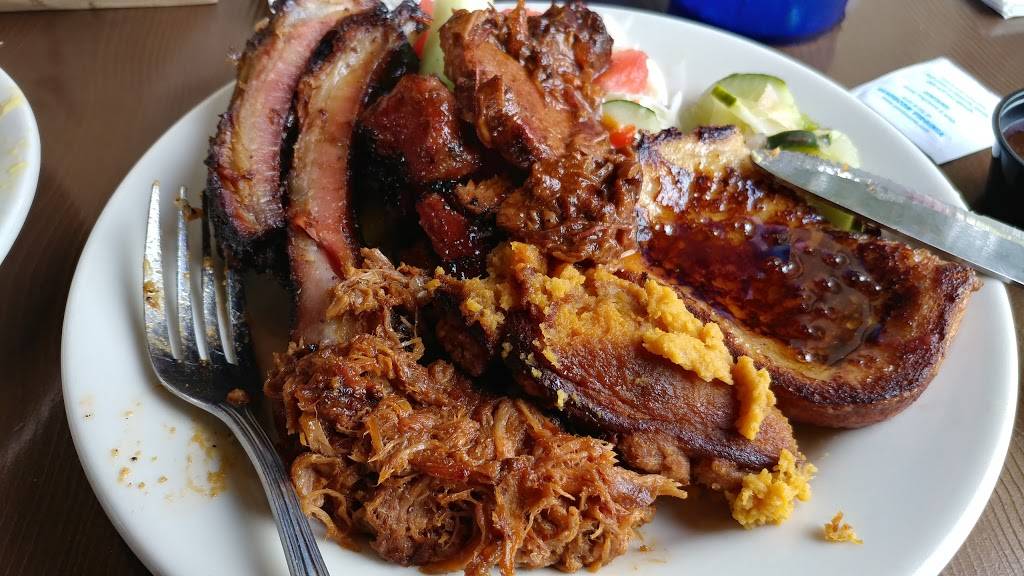 Fireflys BBQ | restaurant | 350 E Main St, Marlborough, MA 01752, USA | 5083578883 OR +1 508-357-8883