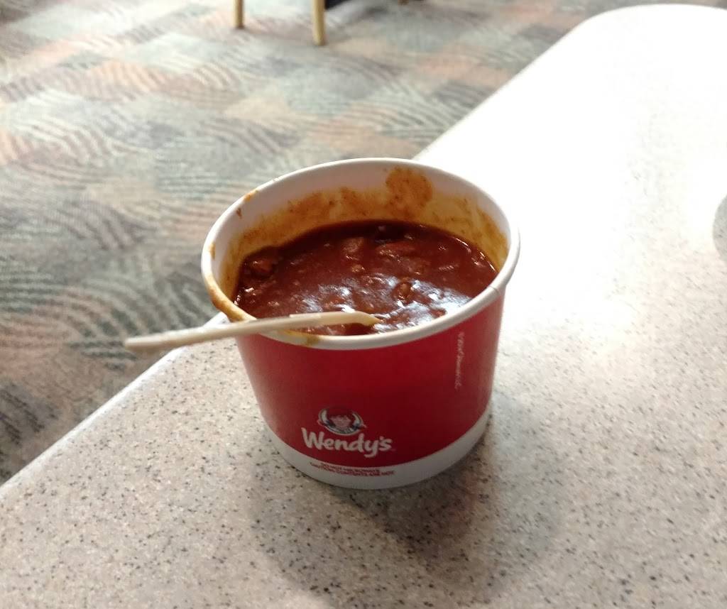 Wendys | restaurant | N96W17600 County Line Rd, Colgate, WI 53017, USA | 2622551315 OR +1 262-255-1315