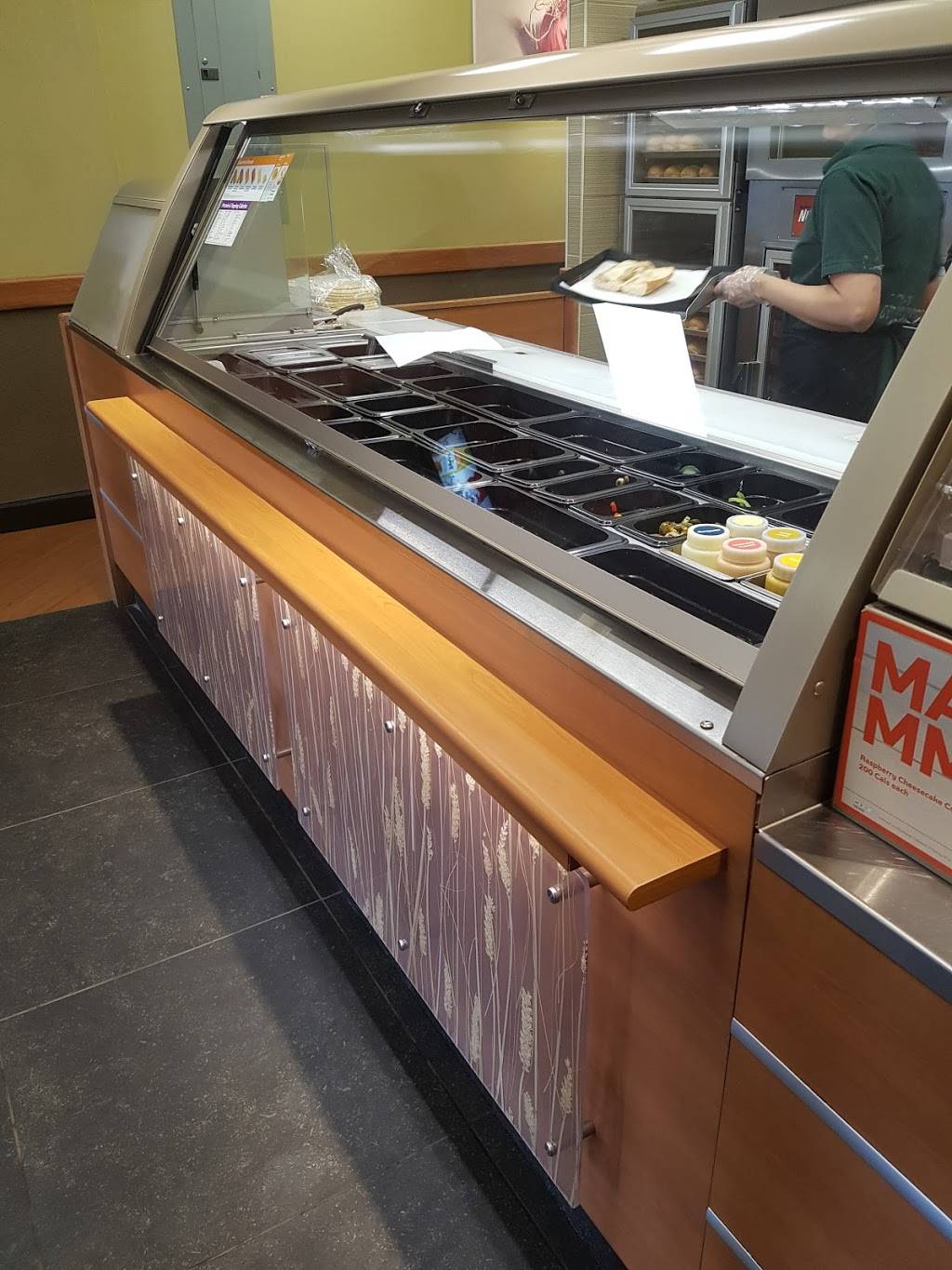 Subway | restaurant | 1395 Queen St W Main Floor, Toronto, ON M6K 1M3, Canada | 6473408101 OR +1 647-340-8101