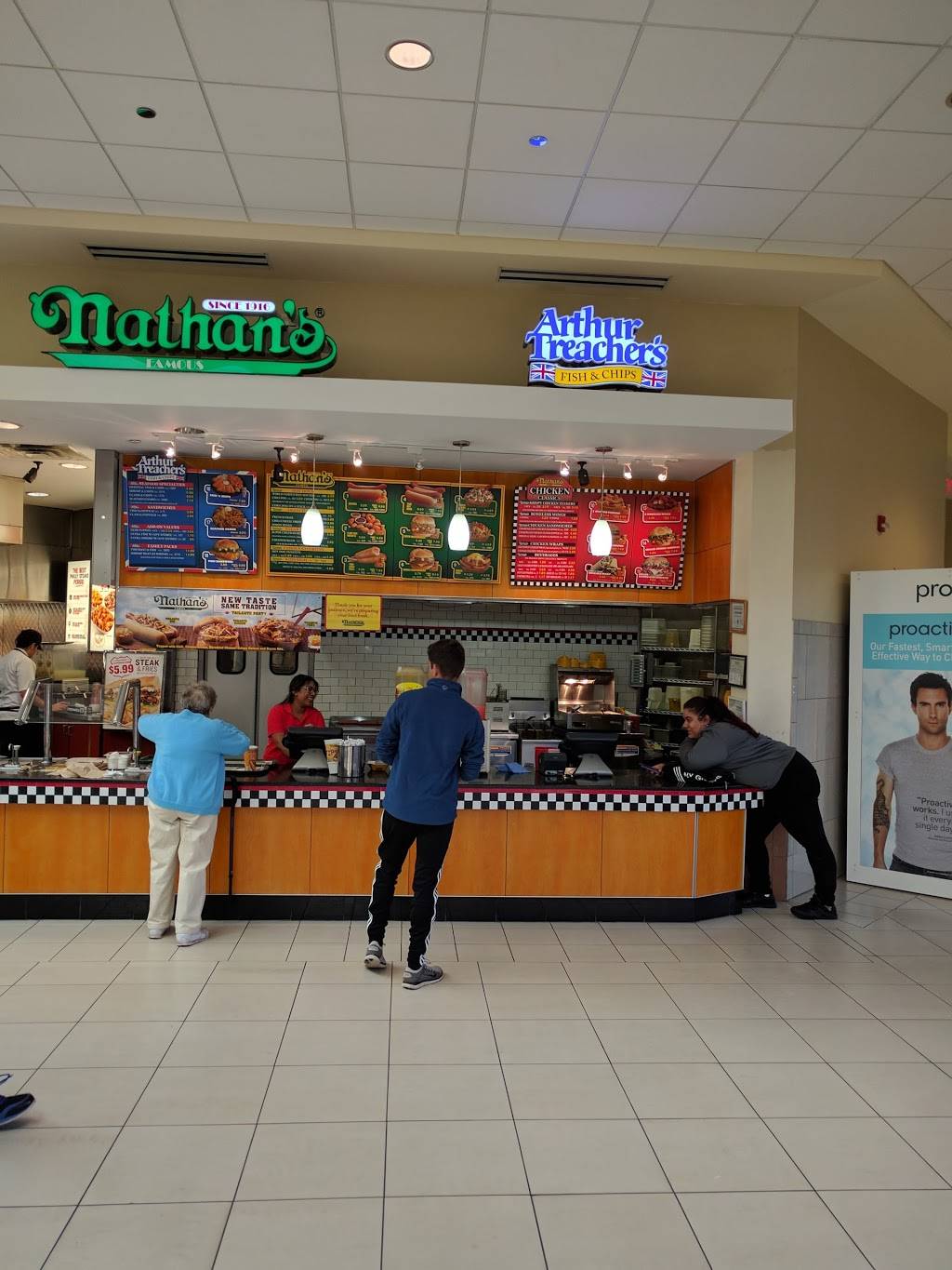 Nathans Famous | restaurant | Livingston Mall, 112 Eisenhower Pkwy, Livingston, NJ 07039, USA | 9739925190 OR +1 973-992-5190