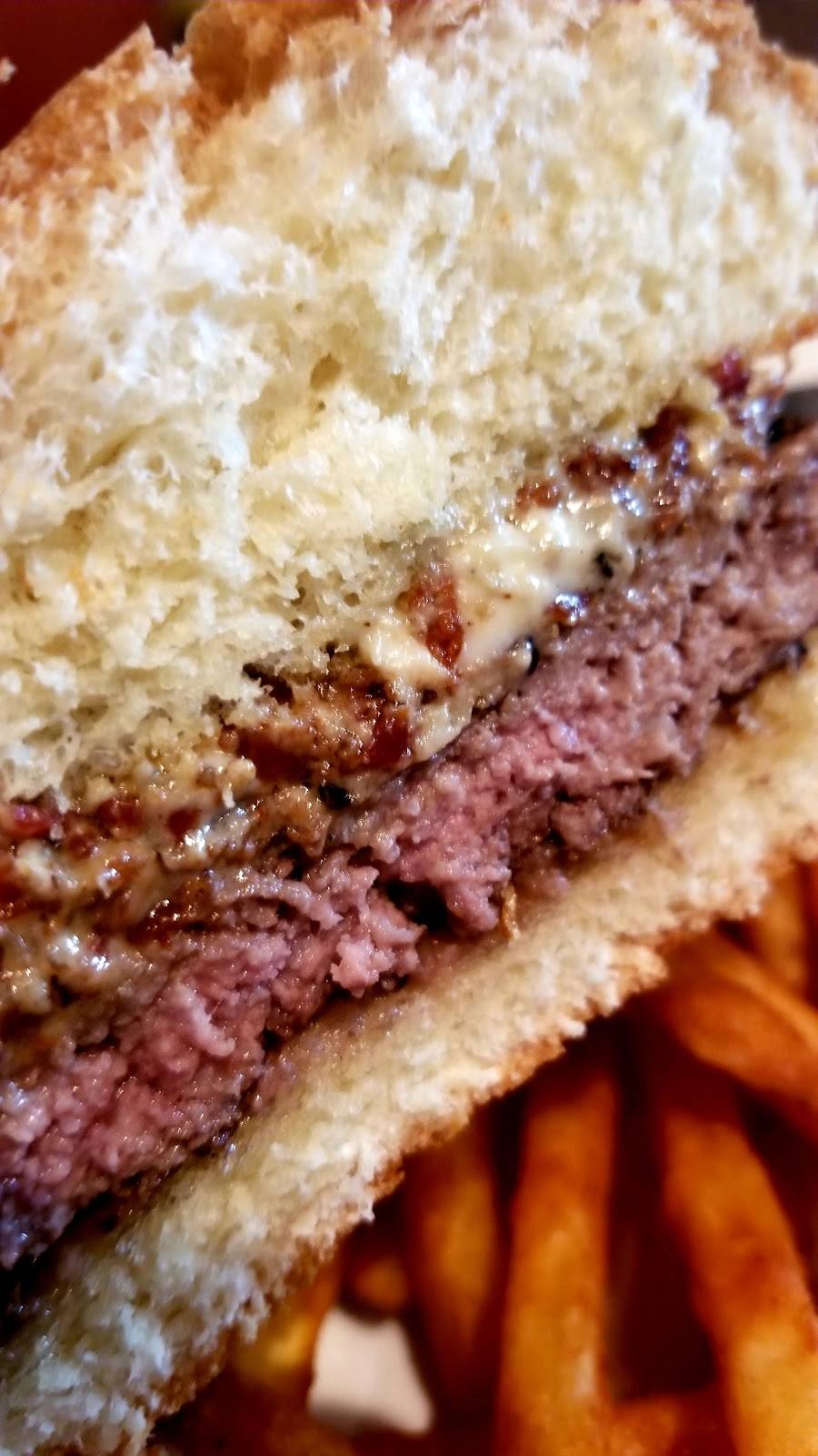 Blind Pig Pub | restaurant | 214 Linden St, Fort Collins, CO 80524, USA | 9704939197 OR +1 970-493-9197