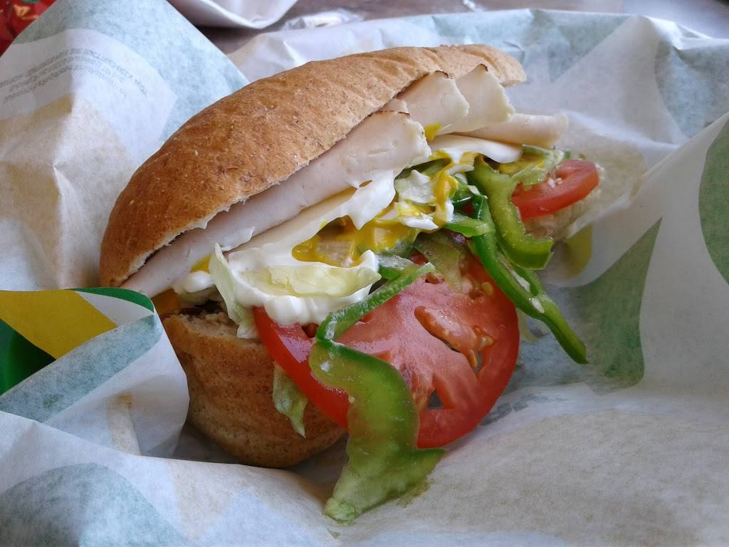 Subway | restaurant | 1154 N Washington Blvd, Sarasota, FL 34236, USA | 9413648198 OR +1 941-364-8198