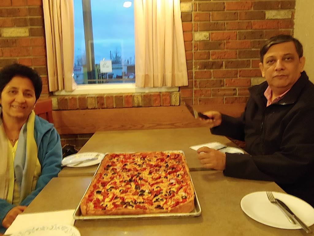 Franks Pizzeria | restaurant | 4854 Bridge St, Niagara Falls, ON L2E 2R9, Canada | 9053566905 OR +1 905-356-6905