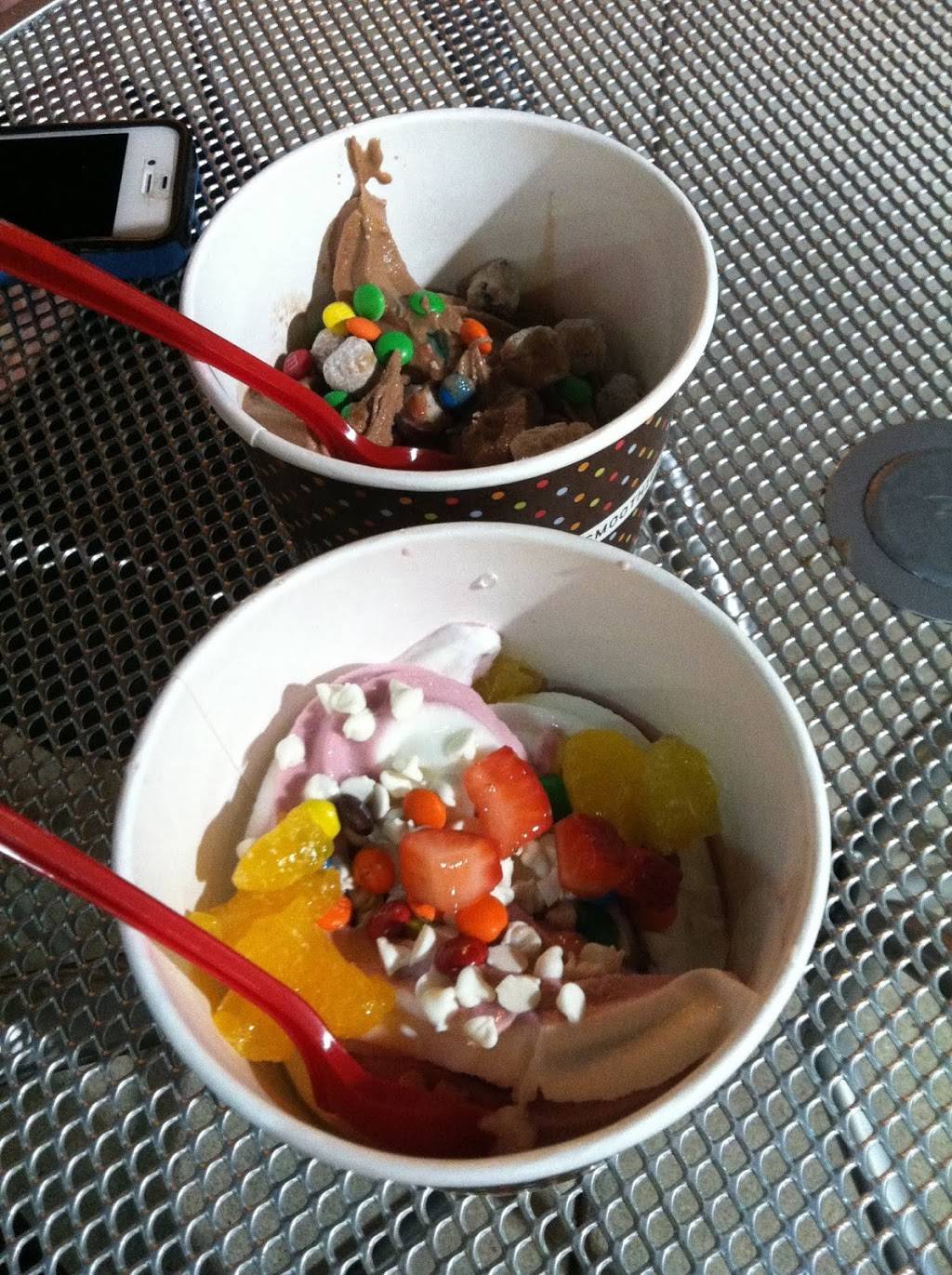 Dairy Star Ice Cream of Lincolnwood | restaurant | 3472 W Devon Ave, Lincolnwood, IL 60712, USA | 8476793472 OR +1 847-679-3472