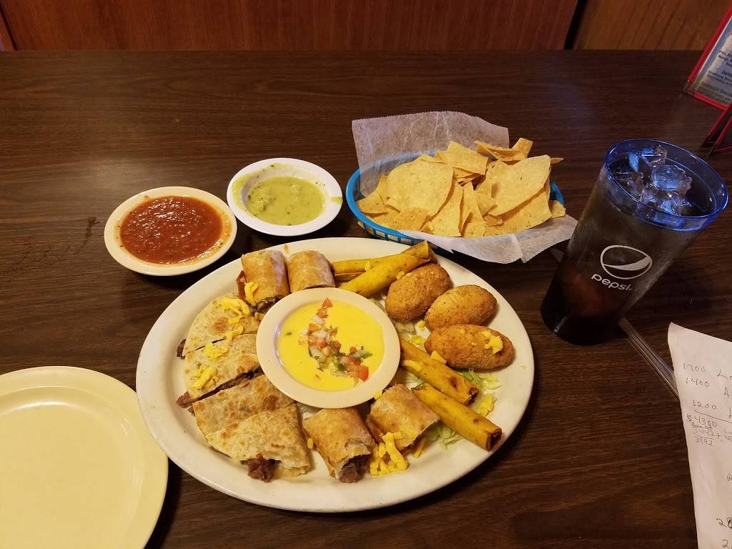 Lunas Mexican Restaurant | restaurant | 704 W Parkwood Ave, Friendswood, TX 77546, USA | 2819924790 OR +1 281-992-4790
