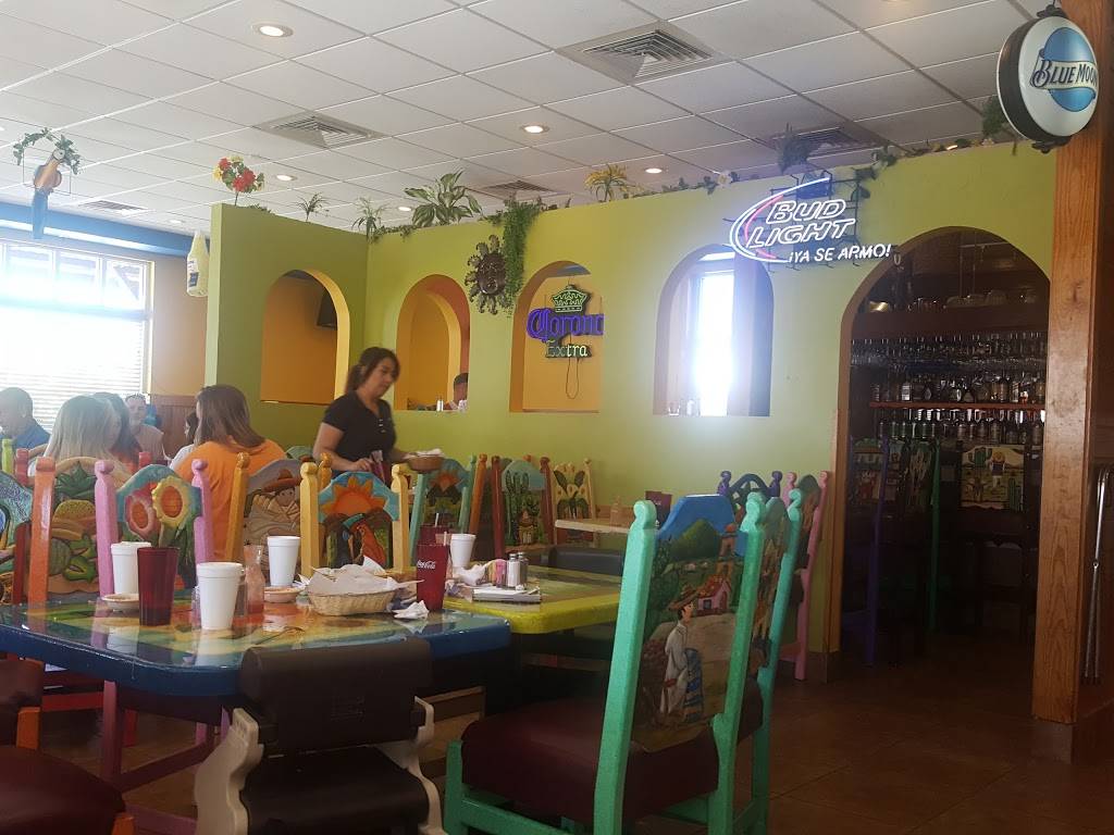 Cancun Mexican Grill & Bar | restaurant | 732 Dolly Parton Pkwy, Sevierville, TN 37862, USA | 8653654655 OR +1 865-365-4655
