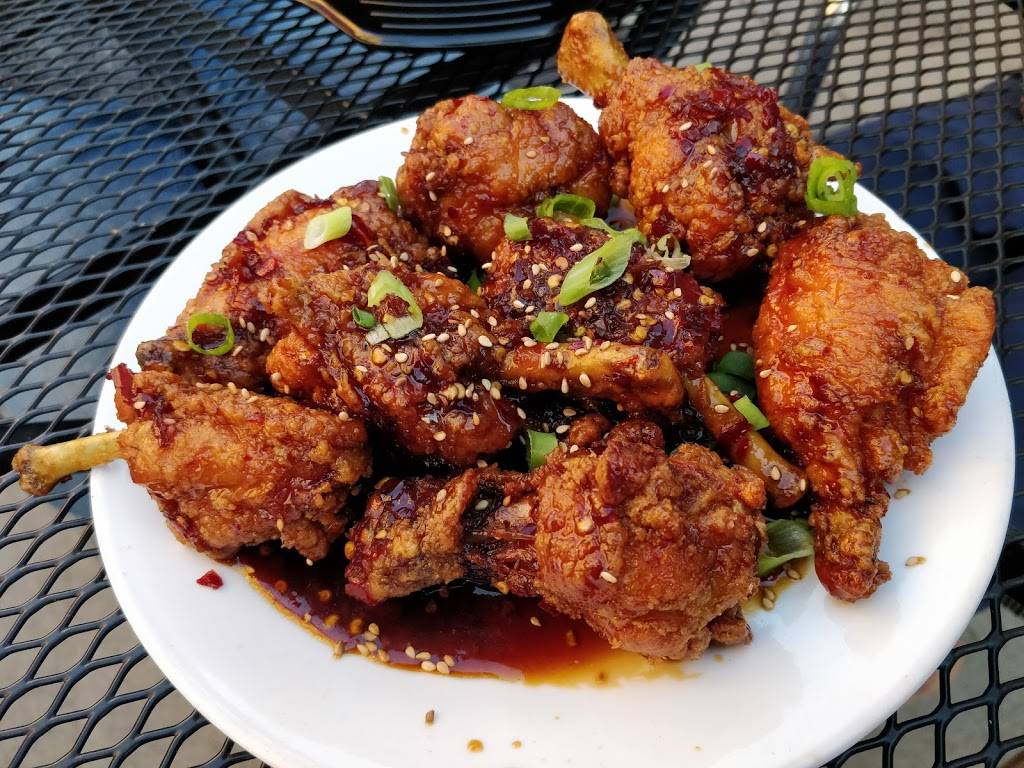 Del Seoul | restaurant | 2568 N Clark St, Chicago, IL 60614, USA | 7732484227 OR +1 773-248-4227