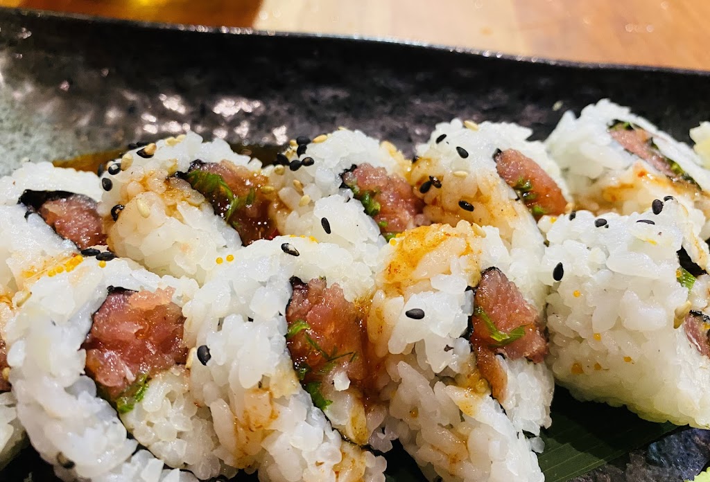 Kub Kao Thai & Sushi | restaurant | 4777 S University Dr, Davie, FL 33328, USA | 9547166424 OR +1 954-716-6424