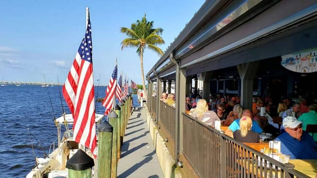 Harpoon Harrys | restaurant | 1200 W Retta Esplanade, Punta Gorda, FL 33950, USA | 9416371177 OR +1 941-637-1177