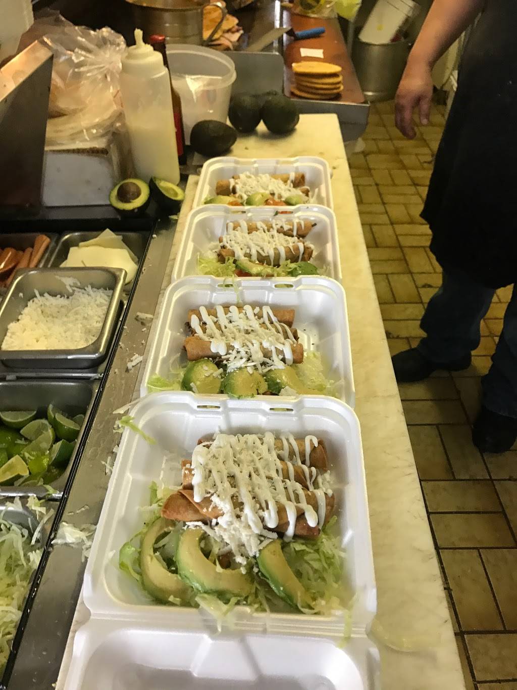 Tonys Tacos | restaurant | 2409, 3300 S Western Ave, Oklahoma City, OK 73109, USA | 4056349999 OR +1 405-634-9999