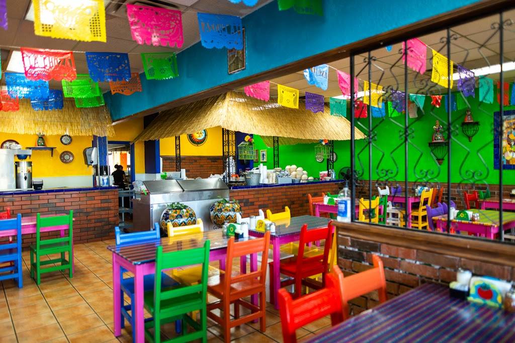 La Choza Menudazo & Tamalotes | restaurant | 1155 N Zaragoza Rd #105, El Paso, TX 79907, USA | 9158721486 OR +1 915-872-1486