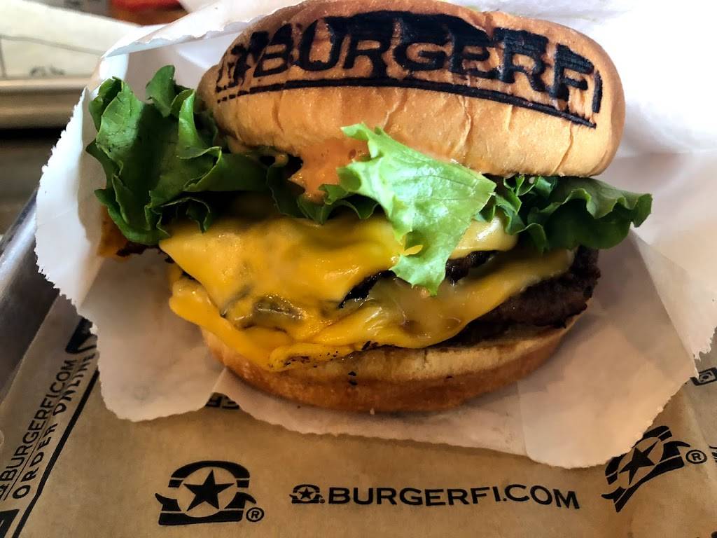 BurgerFi | restaurant | 9630 Huebner Rd, San Antonio, TX 78240, USA | 2102336694 OR +1 210-233-6694