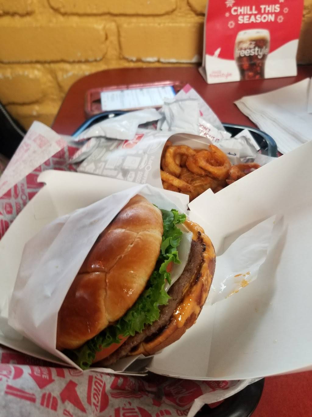 Jack in the Box | restaurant | 4470 Eagle Rock Blvd, Eagle Rock, CA 90041, USA | 3232593154 OR +1 323-259-3154