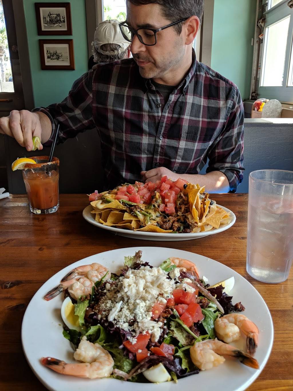 Ritas Seaside Grille | restaurant | 2 Center St, Folly Beach, SC 29439, USA | 8435882525 OR +1 843-588-2525