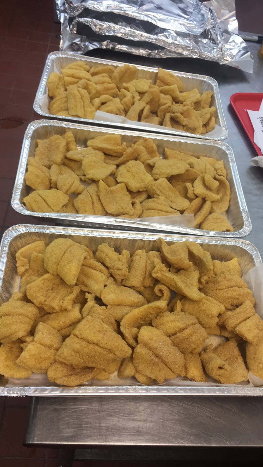 Captain Hooks Fish & Chicken | restaurant | 15914 Kedzie Ave, Markham, IL 60428, USA | 7087133313 OR +1 708-713-3313