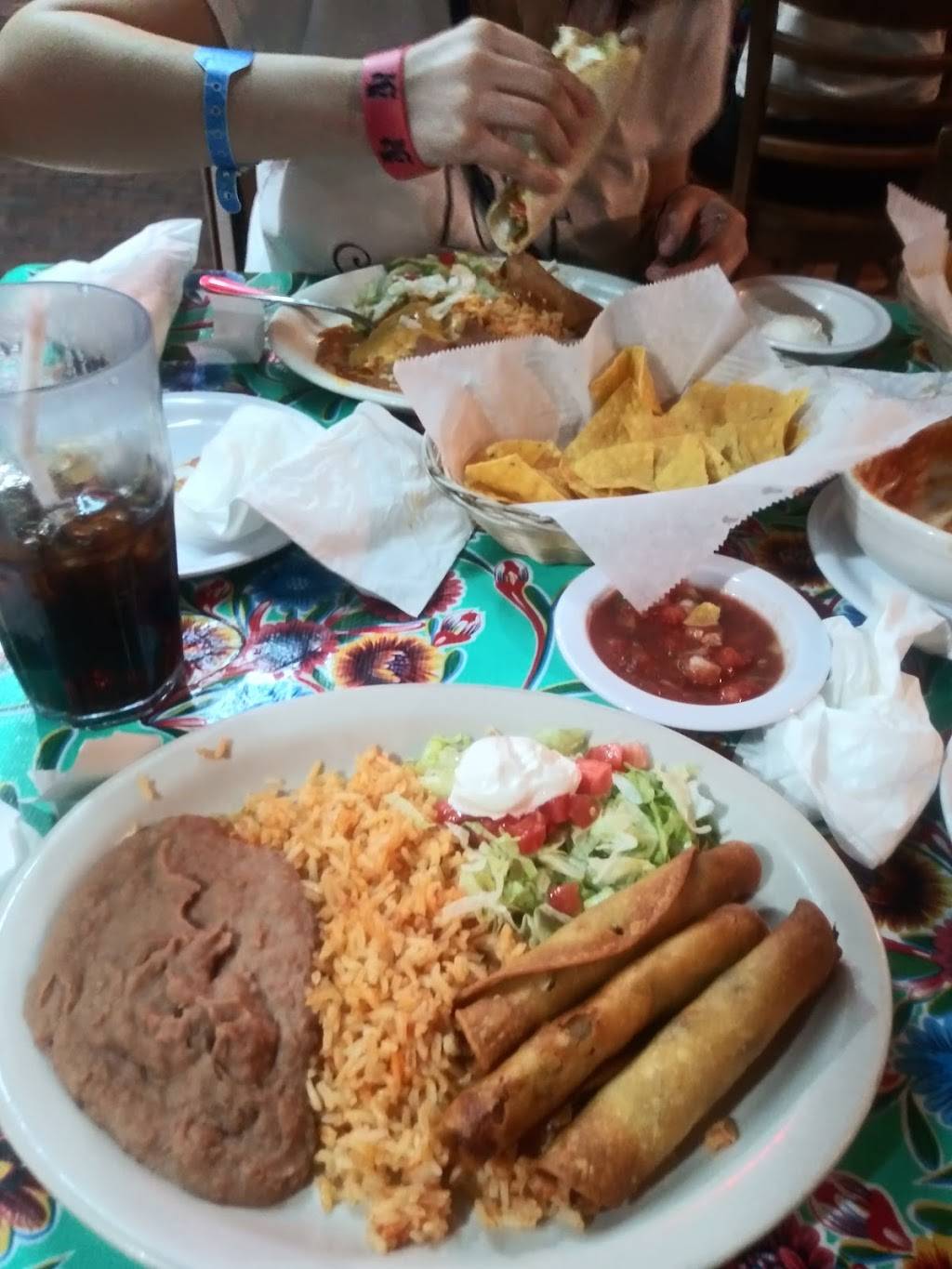 Casita Tejas Mexican Restaurant | restaurant | 27 N Krome Ave, Homestead, FL 33030, USA | 3052488224 OR +1 305-248-8224