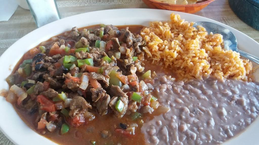 Mar Y Tierra | restaurant | 826 W Mission Blvd, Ontario, CA 91762, USA | 9094600956 OR +1 909-460-0956