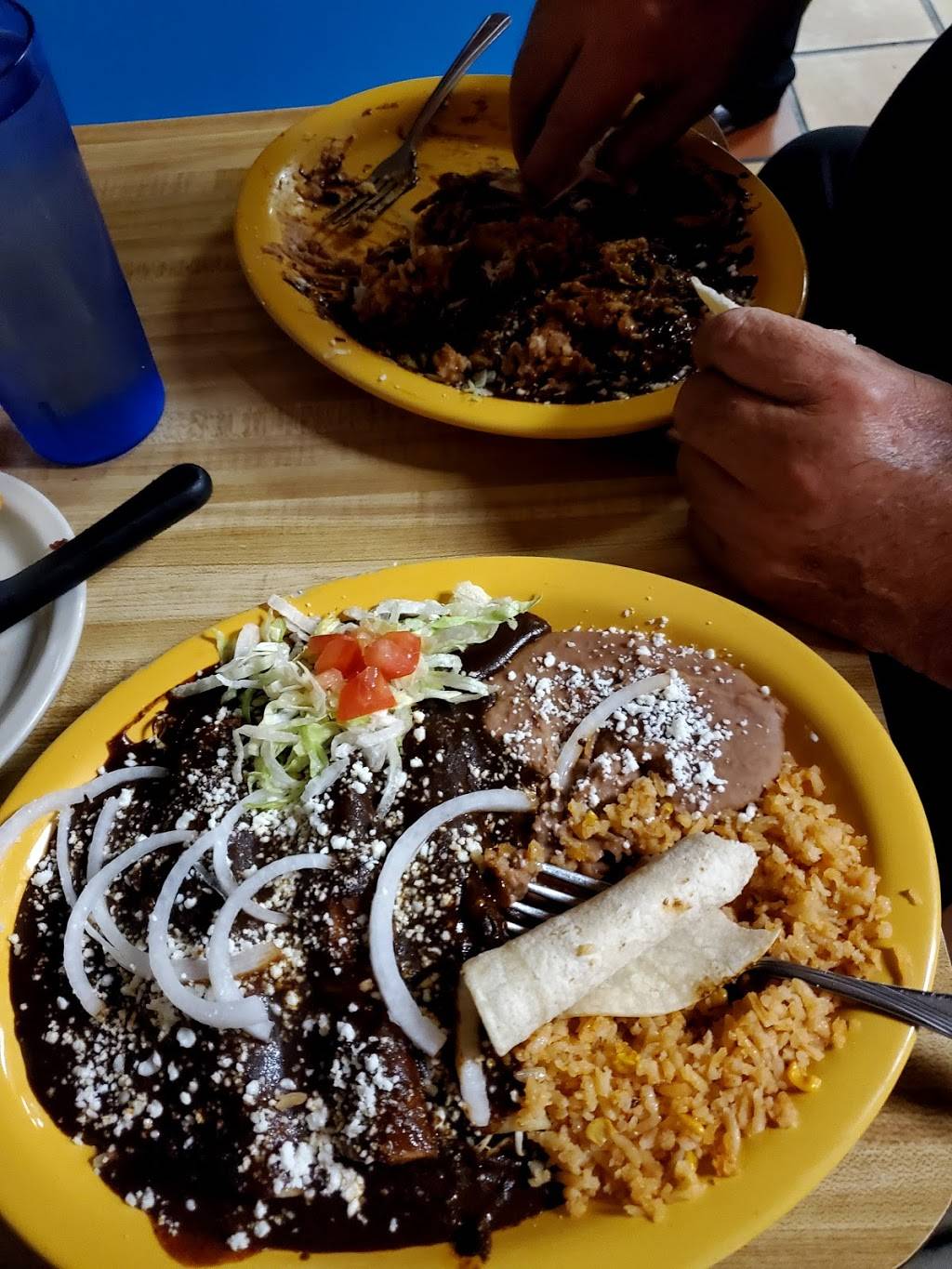 El Tlacoyo | restaurant | 2535 E University Dr #1, Tempe, AZ 85281, USA | 4808949543 OR +1 480-894-9543