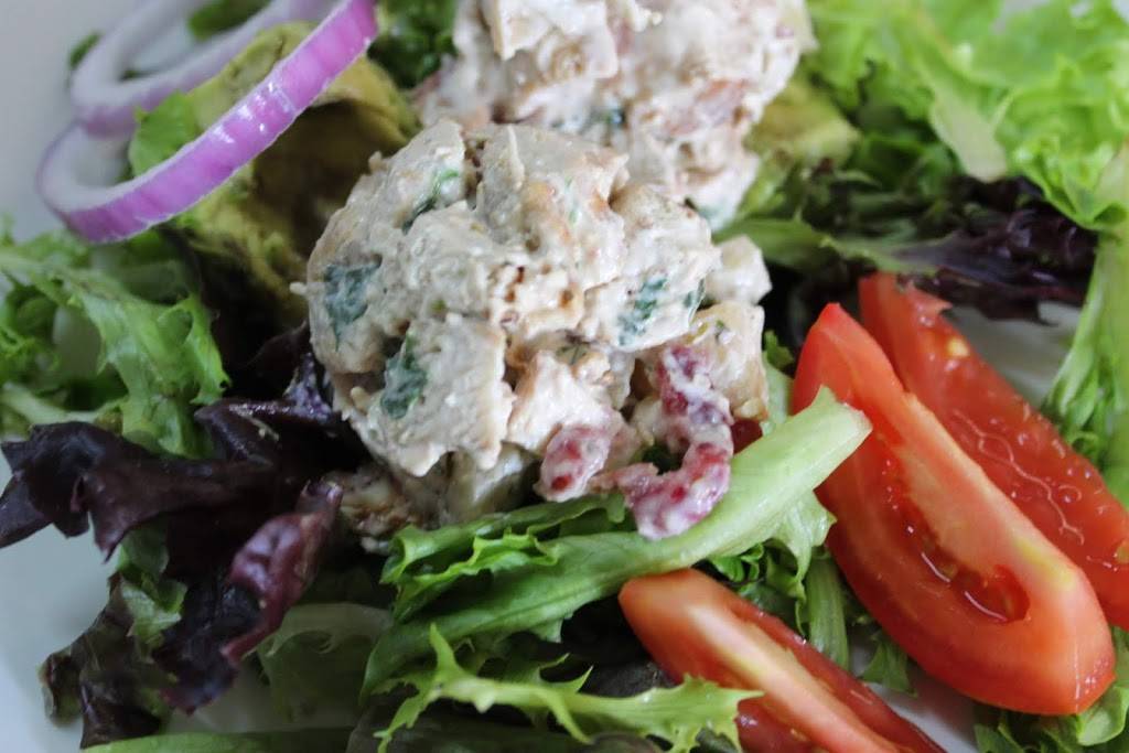 Bellas Twisted Grill | restaurant | 224 Peavine Rd Ste 106, Crossville, TN 38555, USA | 9313370337 OR +1 931-337-0337