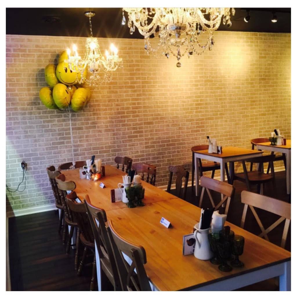 Gorilla Sushi Bar on Clark | restaurant | 4617 N Clark St, Chicago, IL 60640, USA | 7737283333 OR +1 773-728-3333