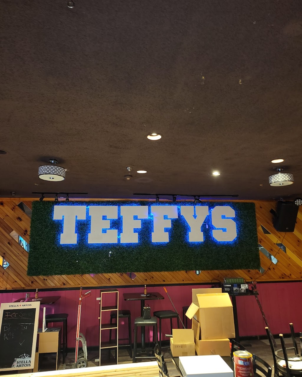 Teffys Restaurant | restaurant | 800 Brockton Ave, Abington, MA 02351, USA | 3394691074 OR +1 339-469-1074