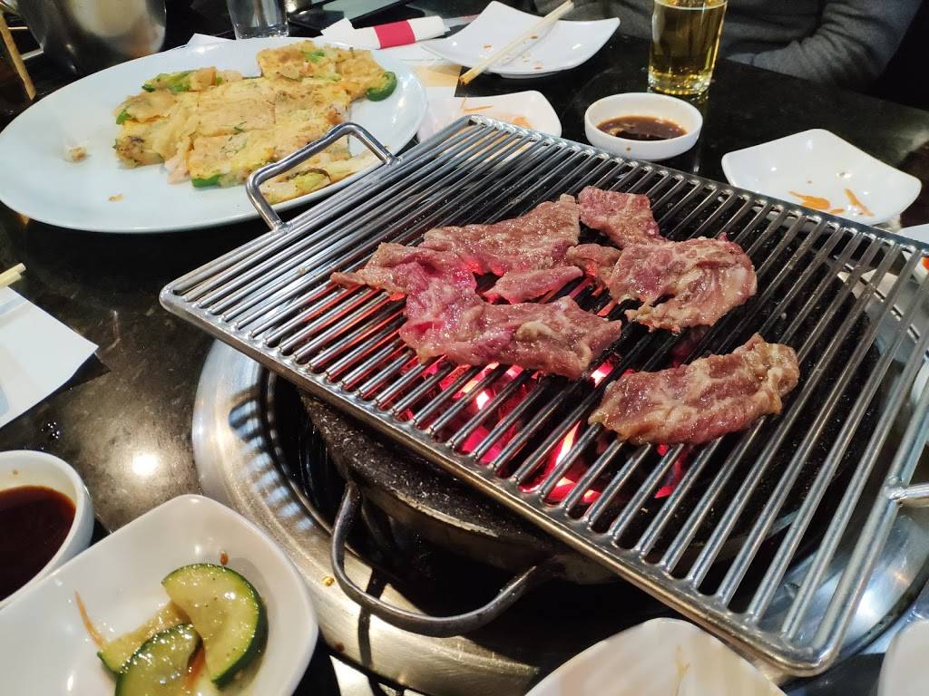 Gogi | restaurant | 6240 N California Ave, Chicago, IL 60659, USA | 7732746669 OR +1 773-274-6669