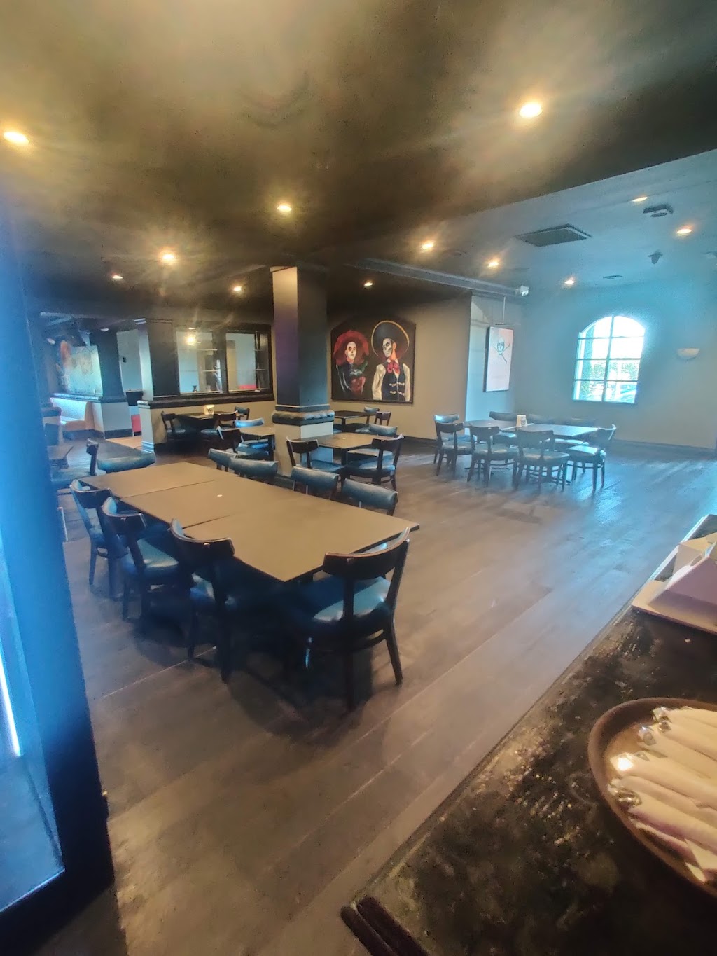 A La Seis | restaurant | 425 N Vineyard Ave, Ontario, CA 91764, USA | 9092959105 OR +1 909-295-9105