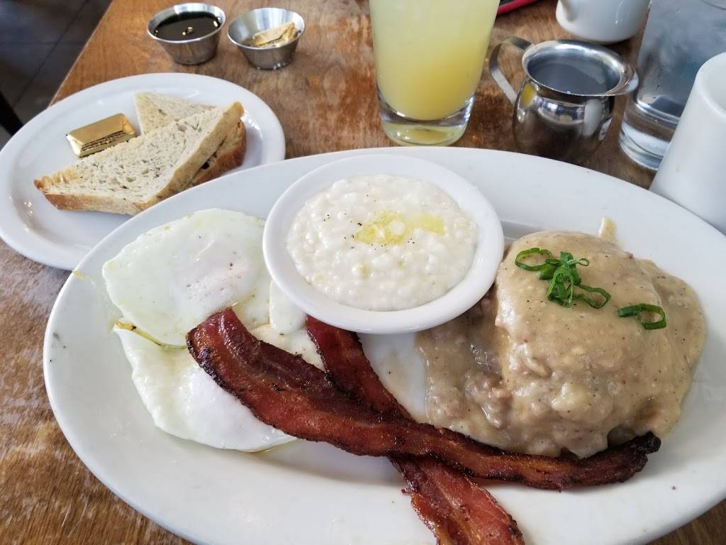 The Universal | restaurant | 2911 W 38th Ave, Denver, CO 80211, USA | 3039550815 OR +1 303-955-0815