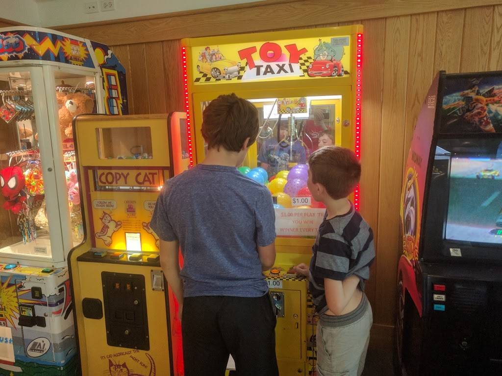 Colonial Cafe | cafe | 511 Mountain Rd, Stowe, VT 05672, USA | 8022534811 OR +1 802-253-4811