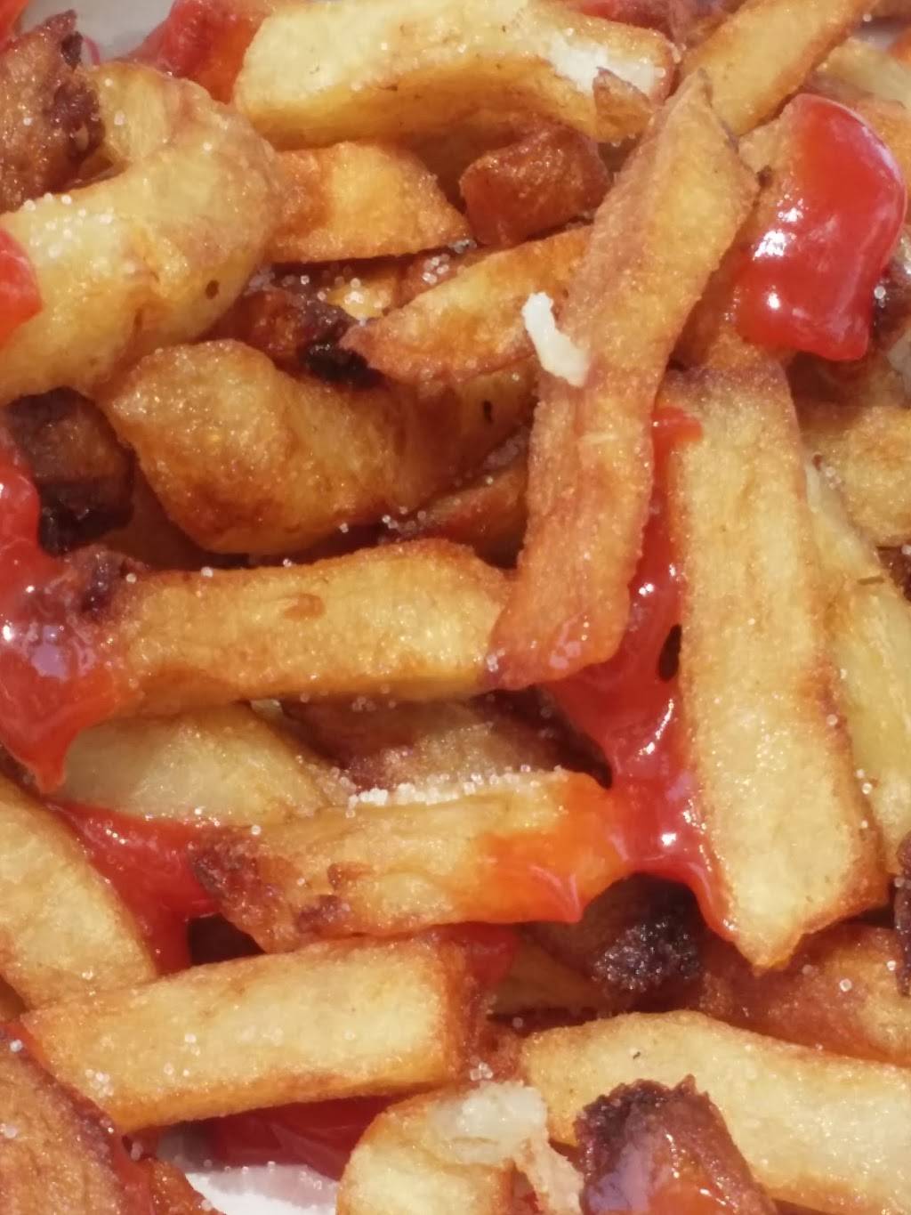 Casse Croute Chez Cocotte | restaurant | 532 Grande Côte E, Lanoraie, QC J0K 1E0, Canada | 4508032476 OR +1 450-803-2476