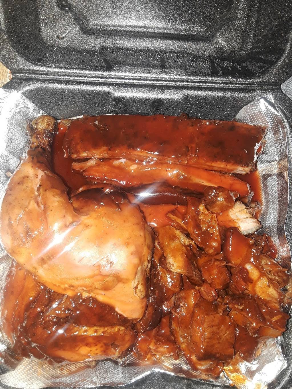 BBQ CENTRAL | restaurant | 12729 W Seven Mile Rd, Detroit, MI 48235, USA | 3133977523 OR +1 313-397-7523