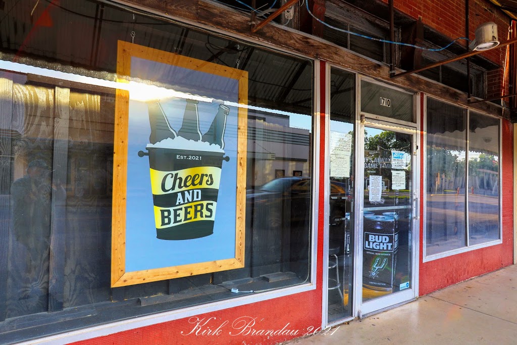 Cheers and Beers | restaurant | 1710 Ave M, Hondo, TX 78861, USA | 8304237575 OR +1 830-423-7575