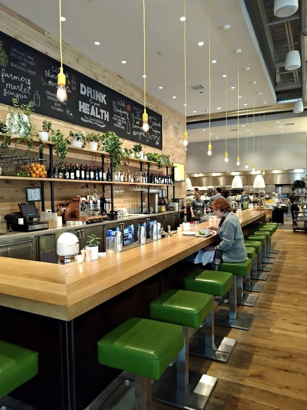 True Food Kitchen | restaurant | 1 W Erie St, Chicago, IL 60654, USA | 3122046981 OR +1 312-204-6981