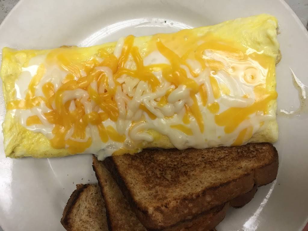 Cs Waffle Family Restaurant | restaurant | 920 W Liberty St, Hubbard, OH 44425, USA | 3305347631 OR +1 330-534-7631