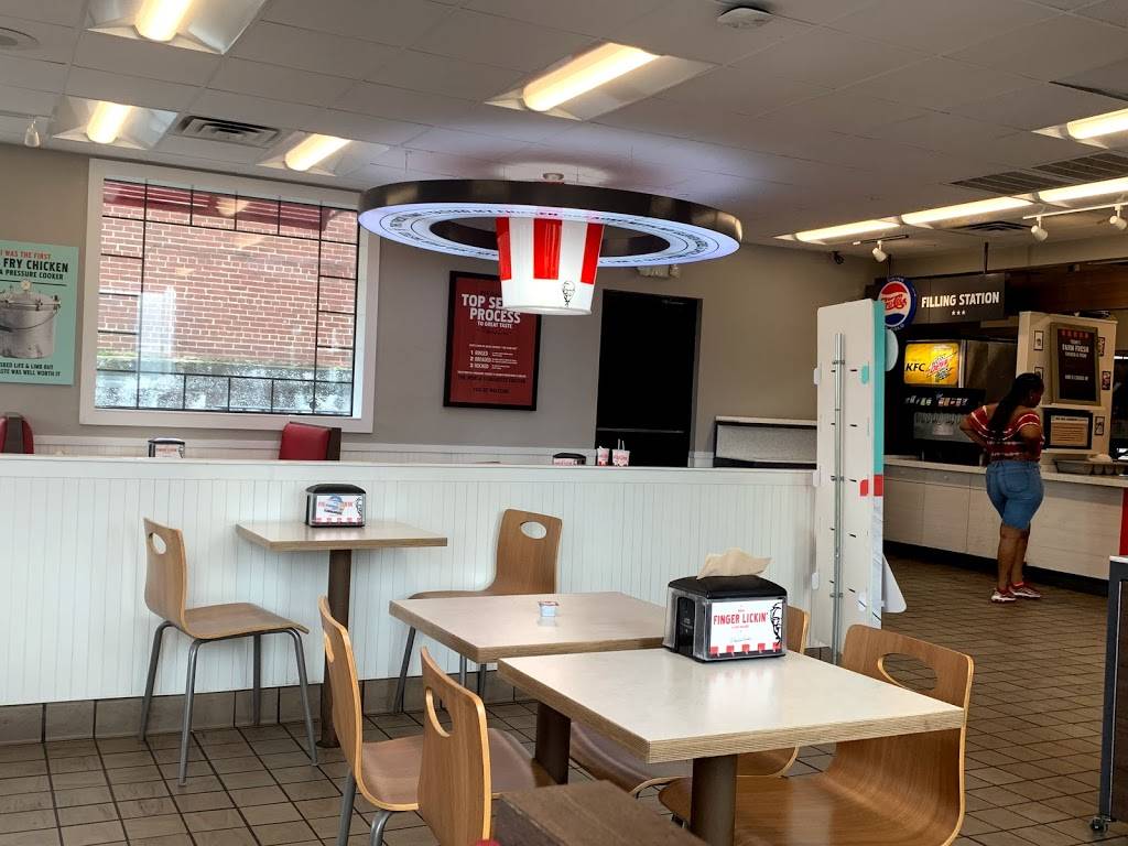 KFC | restaurant | 869 S 3rd St, Memphis, TN 38106, USA | 9019476839 OR +1 901-947-6839