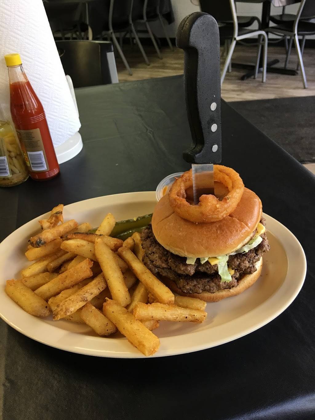 Dallas Place | restaurant | 26 Justice St, Crossville, AL 35962, USA | 2565287400 OR +1 256-528-7400