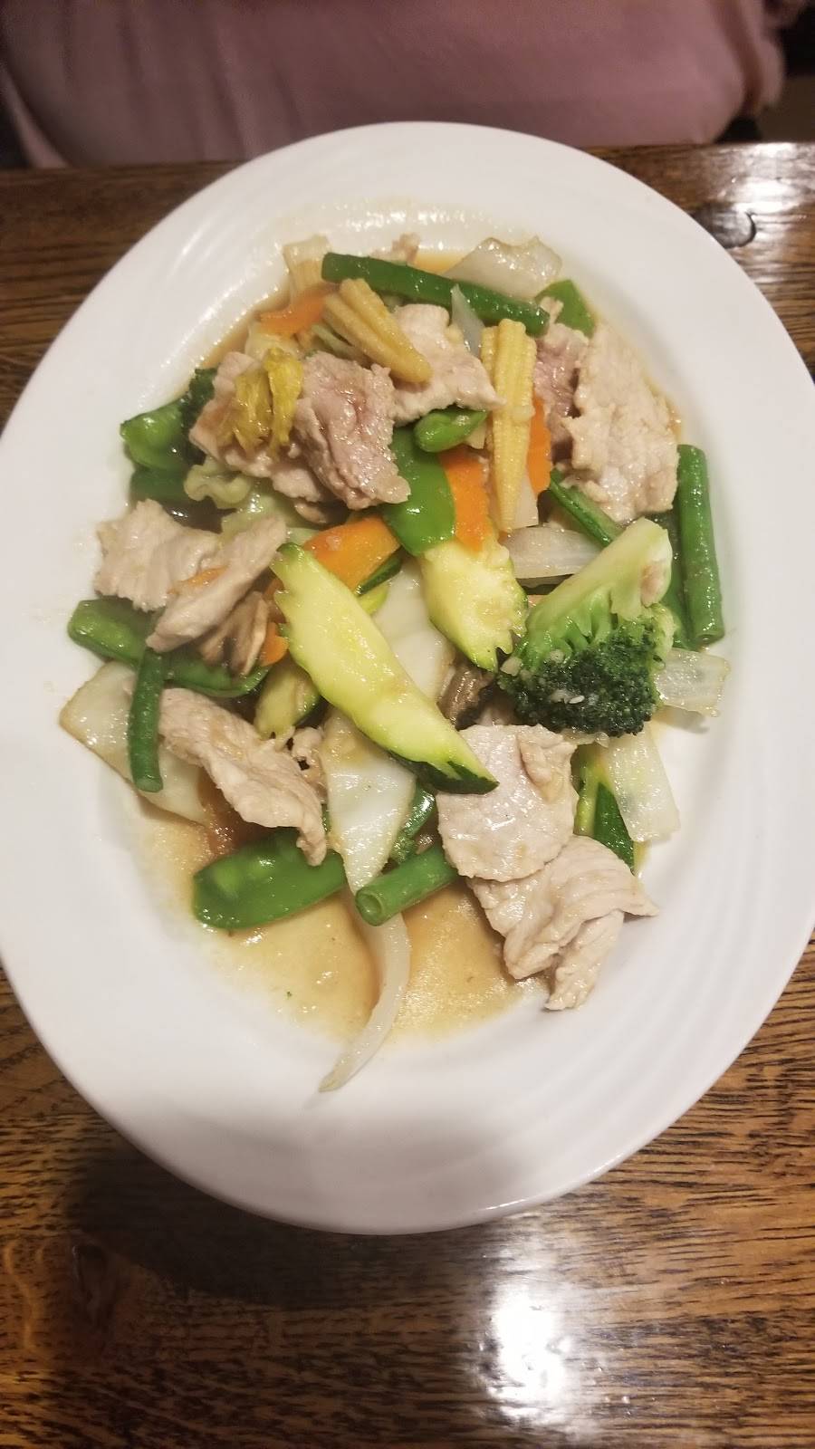 Thawan Thai Cuisine | restaurant | 215 34th Ave S W, Norman, OK 73072, USA | 4053103347 OR +1 405-310-3347