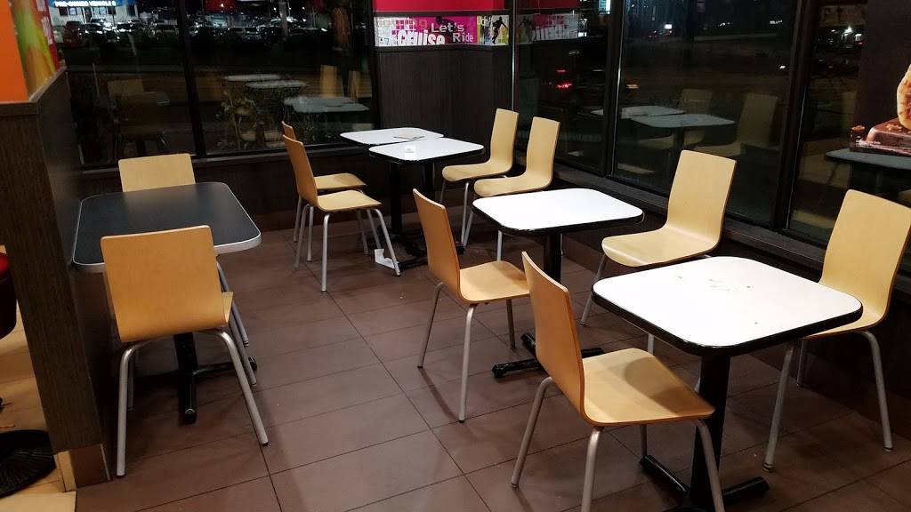 Taco Bell | meal takeaway | 422 Bayly St W, Ajax, ON L1S 1P1, Canada | 9056863125 OR +1 905-686-3125