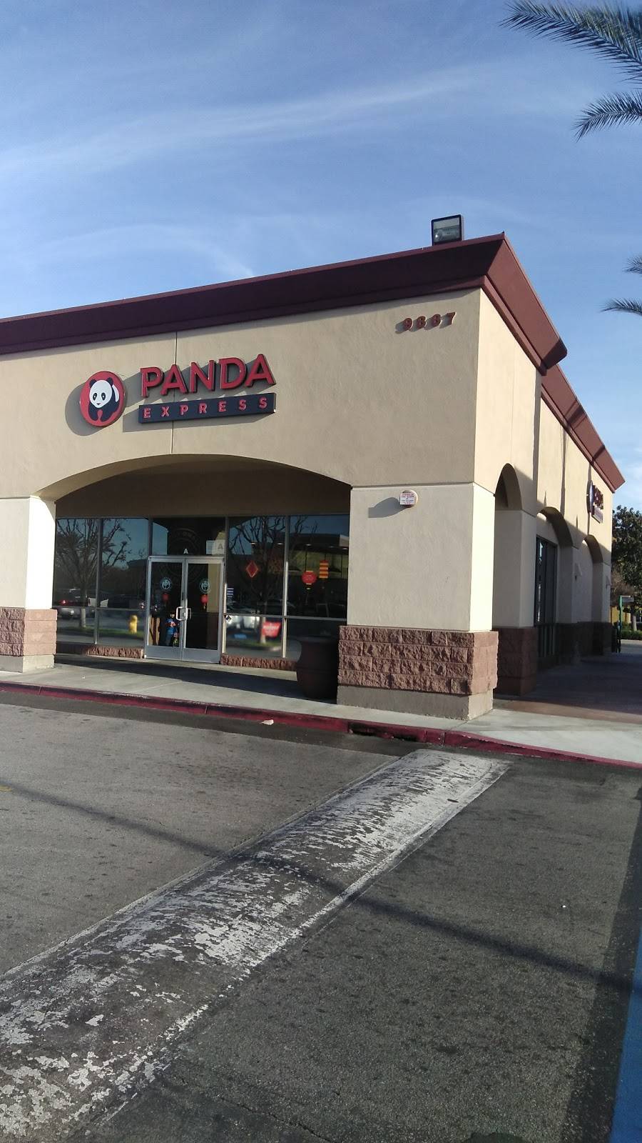 Panda Express | meal takeaway | 9867 Magnolia Ave, Riverside, CA 92503, USA | 9513438948 OR +1 951-343-8948