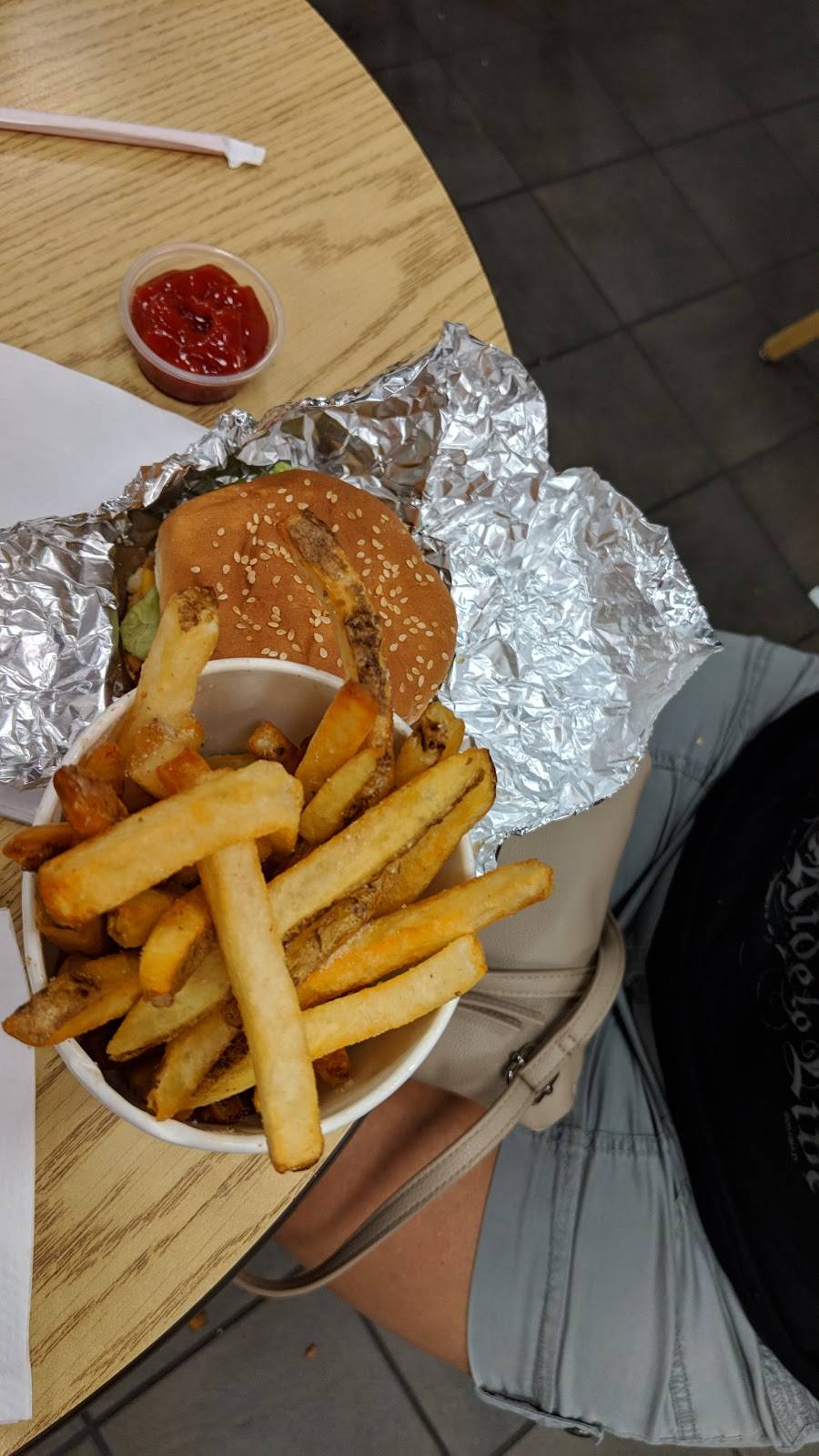 Five Guys | meal takeaway | 1900 Tamiami Trail, Port Charlotte, FL 33948, USA | 9417640088 OR +1 941-764-0088