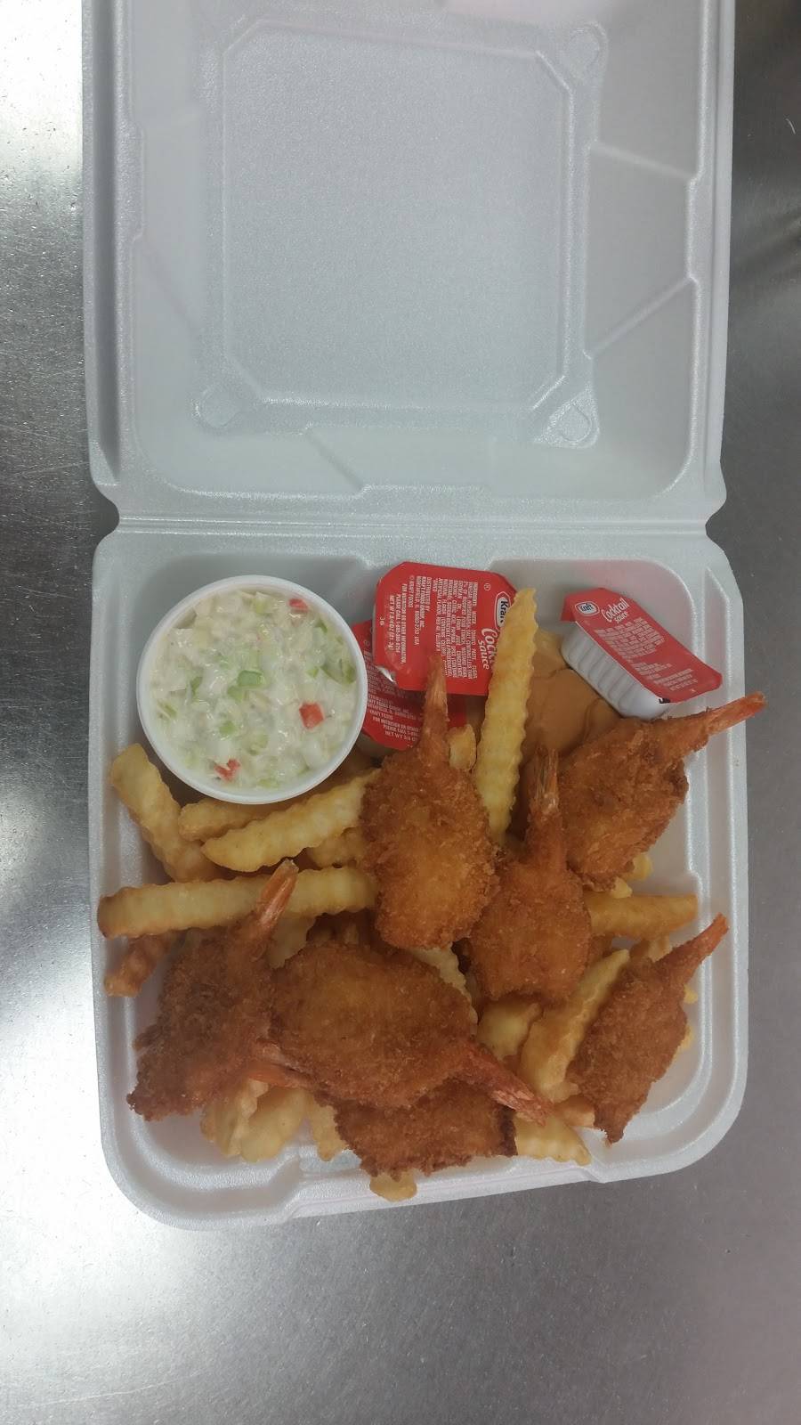 Golden Chicken | meal takeaway | 3032 South 13th Street, Milwaukee, WI 53215, USA | 4143837010 OR +1 414-383-7010